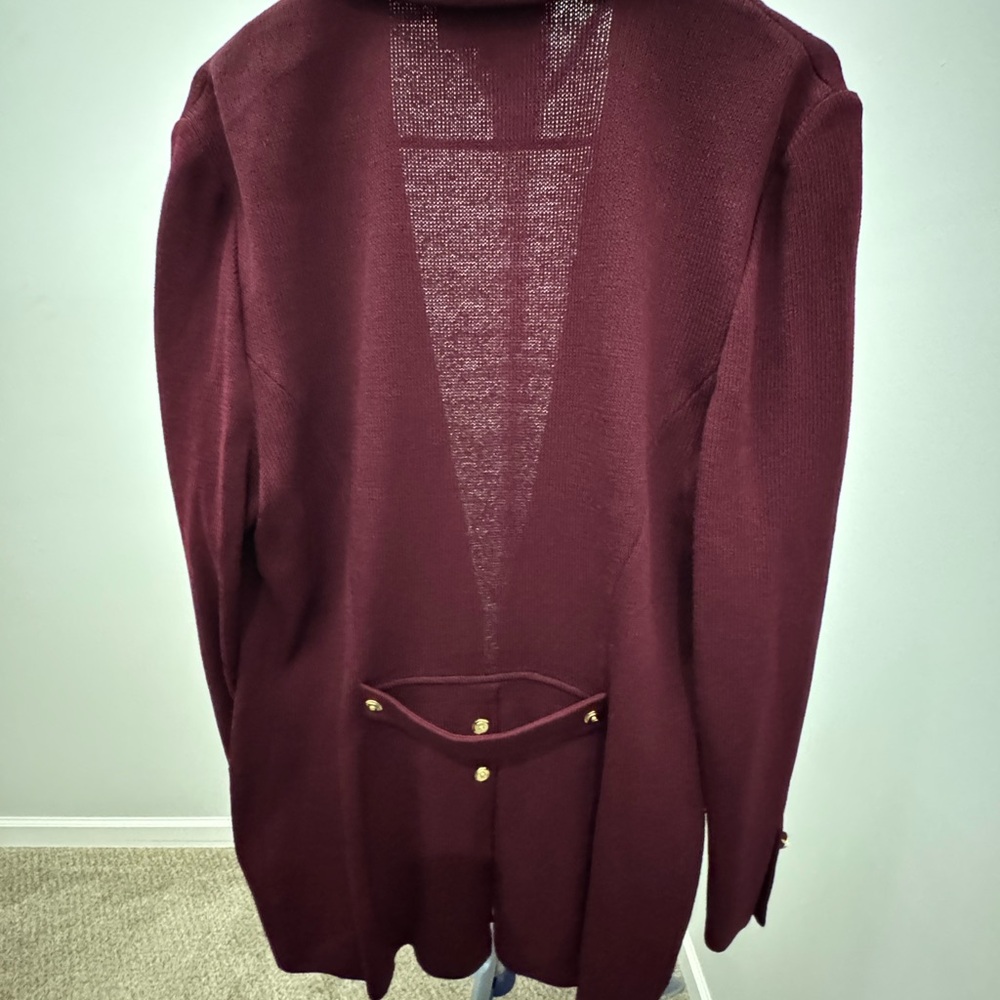 St. John Collection by Marie Gray burgundy knit blazer w/gold-tone brooch Sz 12 - Picture 7 of 7